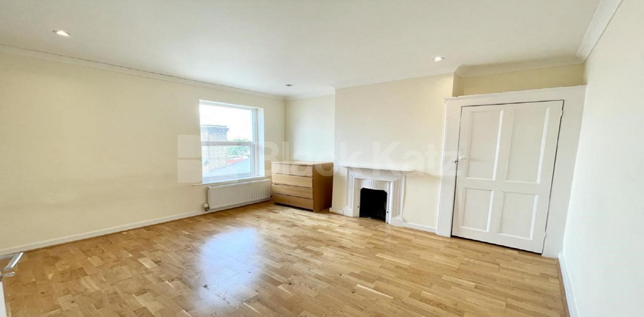 			LET, 3 Bedroom, 3 bath, 1 reception Apartment			 High Street North, East Ham